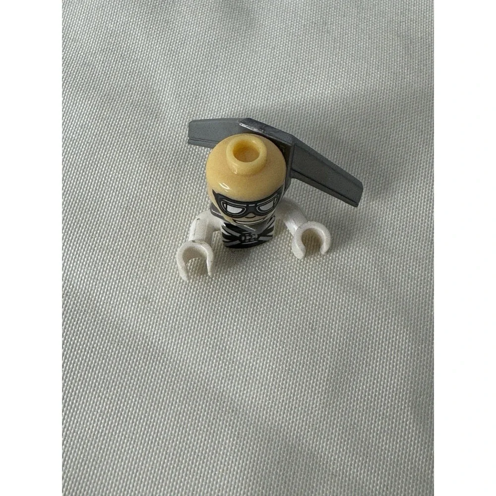 LEGO & Mega Construx Minifigure Lot with Accessories Weapons Extras